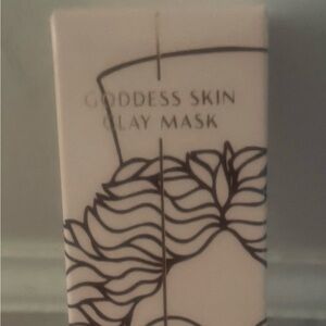 BRAND NEW IN BOX!! Charlotte Tilbury Goddess Skin Clay Mask. 75ml/2.5 fl oz